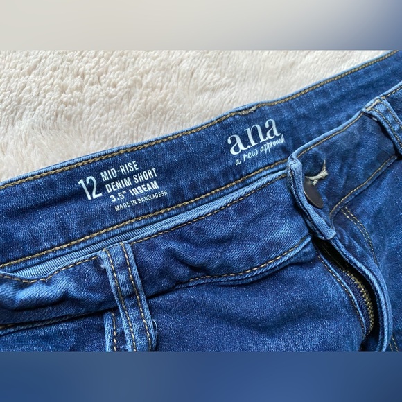 A.N.A Midrise Denim shorts - Picture 2 of 5